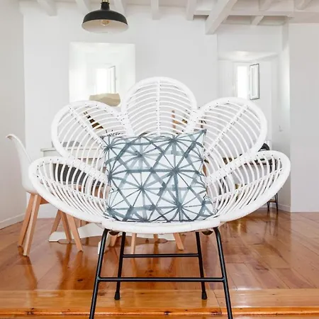 Apartman Plum Guide - The Wicker Bloom
