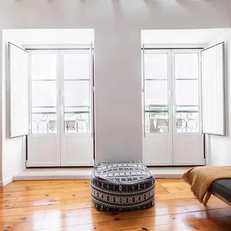 Plum Guide - The Wicker Bloom Apartman Lisboa